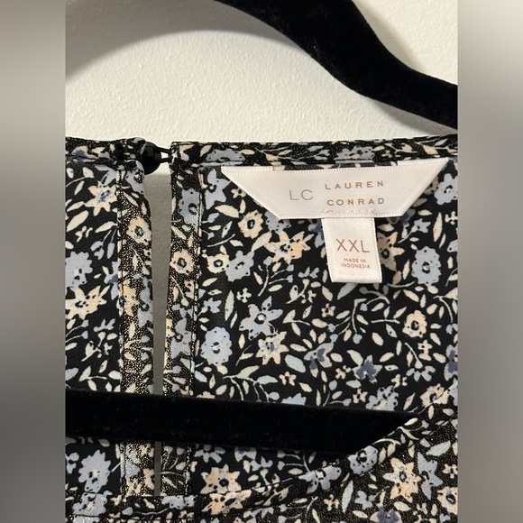 LC Lauren Conrad Business Floral Flutter-Lustrous Sleeve Top Plus Size XXL (20) - Picture 6 of 8